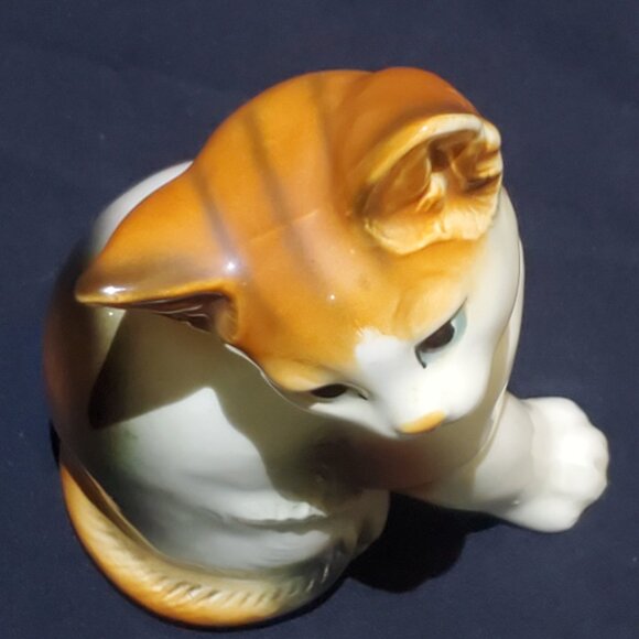 Vintage Porcelain Calico Cat/Kitten Figurine Genine Trudeau Japan - Picture 5 of 6